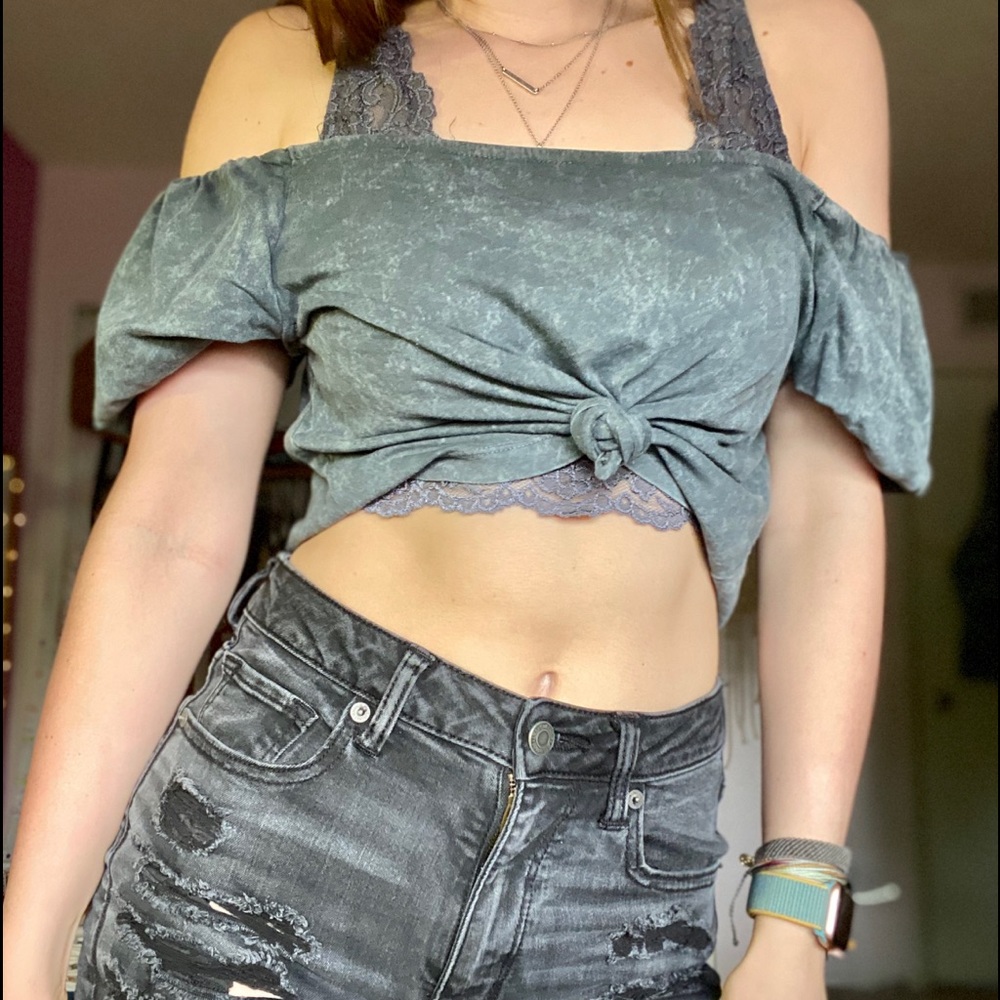 🕸GREY CROPPED SHIRT🕸